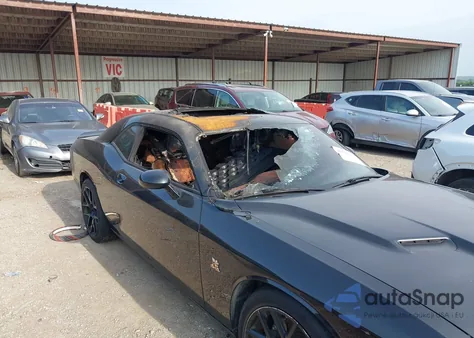 2015 Dodge Challenger R/T Scat Pack z USA, uszkodzony, nr VIN 2C3CDZFJ3FH773950